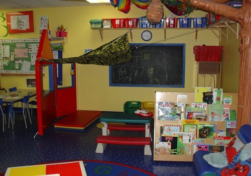 kindergarden-569198_640